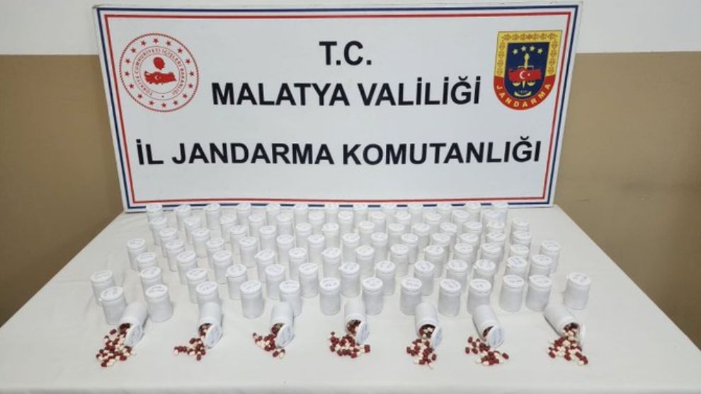 Malatya'da jandarma 5 bin sentetik hap ele geçirdi