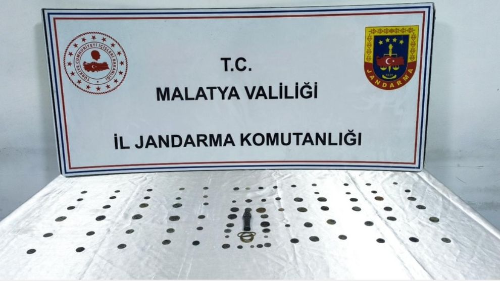 Otomobilden Tarih Çıktı: Malatya'da 88 Parça Eser Ele Geçirildi