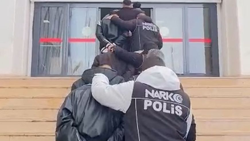 Sokakları Belediye Kardan, Narkotik Pisliklerden Temizliyor:  13 Zehir Taciri Paketledi!