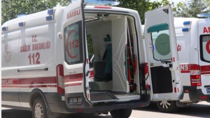 Yeşilyurt'ta Korkutan Kaza: 2 Kişi Hastaneye Kaldırıldı