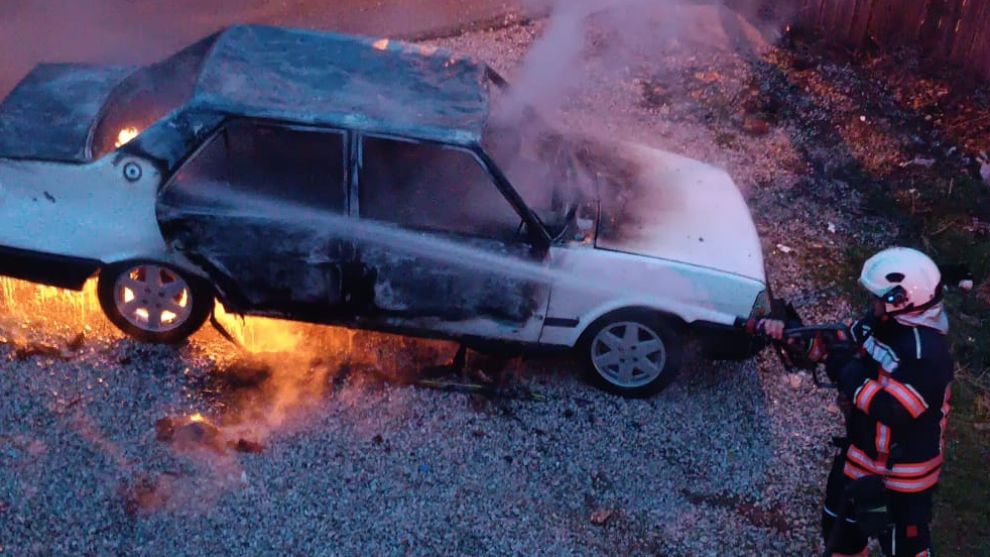 Bir Kıvılcım Bir Aile Dramı: Babasının Otomobilini Kundakladı