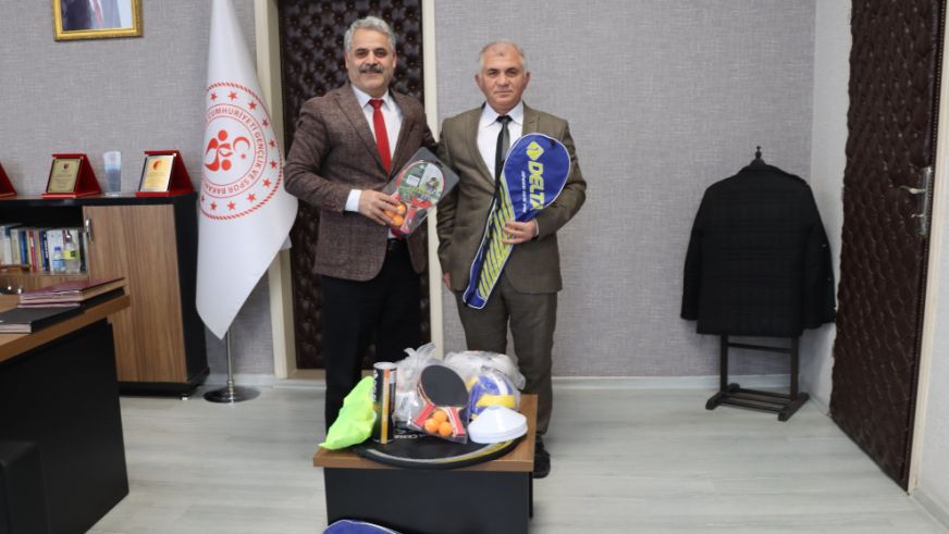 İmkanları Olmayan Gençlerin Yüzü Güldü