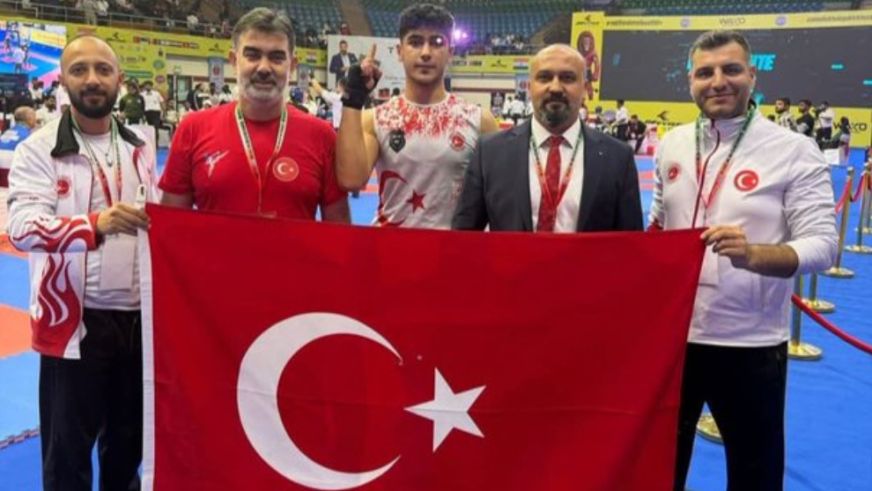 İshak Kocaman Hindistan'da Altın Madalya Kazandı