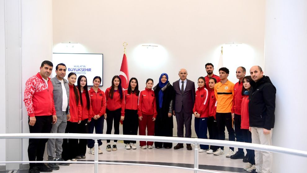 Malatya'nın Her Bölgesine Yeni Spor Tesisleri İnşa Ediyoruz