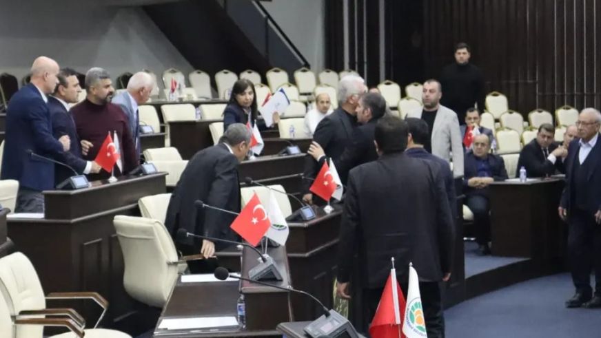 Mecliste "Yalan" Kavgası!... CHP Grubu Salonu Terk Etti