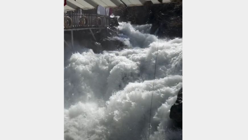 Pütürge'nin Gizemli Cenneti Karapınar Şelalesi Görkemli Günlerine Döndü