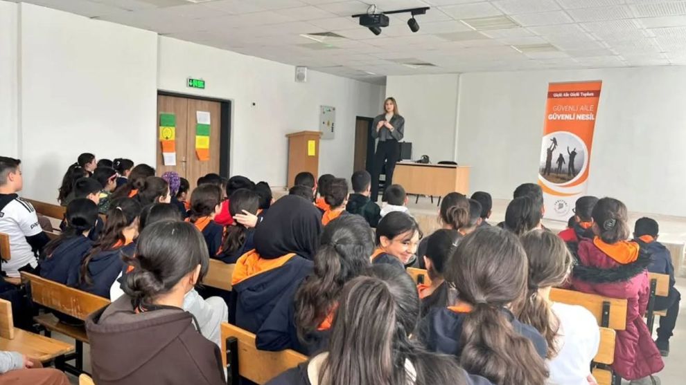 Yeşilyurt'ta Okullarda Aile ve Nesil Güvenliği Eğitimleri Başladı