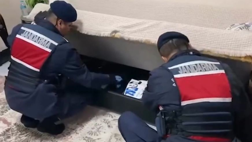 Zehir Tacirinin Planı Jandarma Duvarına Çarptı