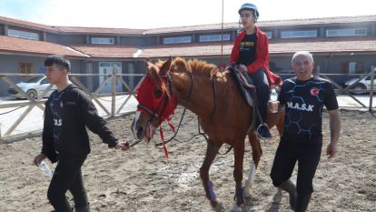 Atlar Koştu, Çocuklar Güldü: Yazıhan'da Farkındalık Cirit Attı!