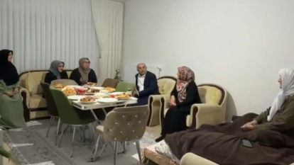 Başkan Sami Er Sahuru Vatandaşlarla Birlikte Yapıyor