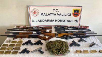 Jandarmadan "Full Paket" Operasyon: Tabanca, Tüfek, Ne Ararsan Var!