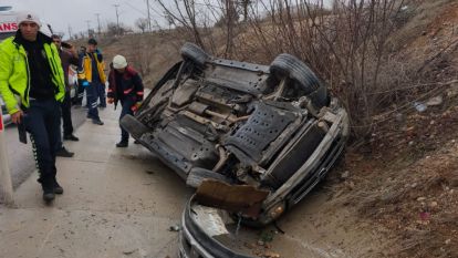 Otomobil Ters Döndü: 6 Yaralı