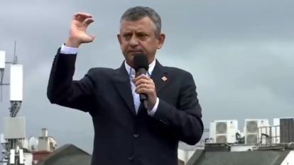 Siyasetin Magazinle İmtihanı: Özgür Özel "Alan Açtık" Diyerek Özür Diledi