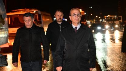 Yeşilyurt'ta İftar Sonrası Temizlik Seferberliği: Cadde ve Sokaklar Yıkanıyor