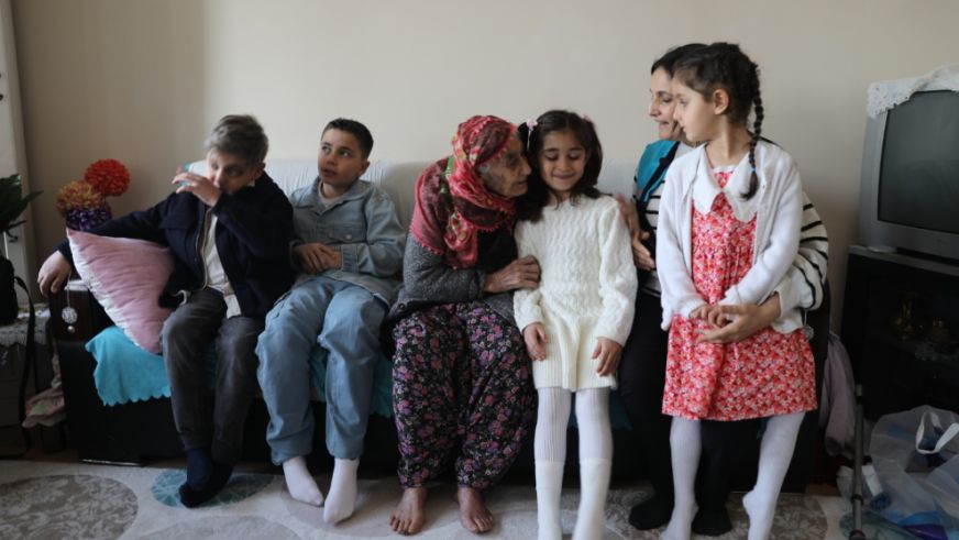 Battalgazi'de çocuklarla yaşlılara bayram ziyareti