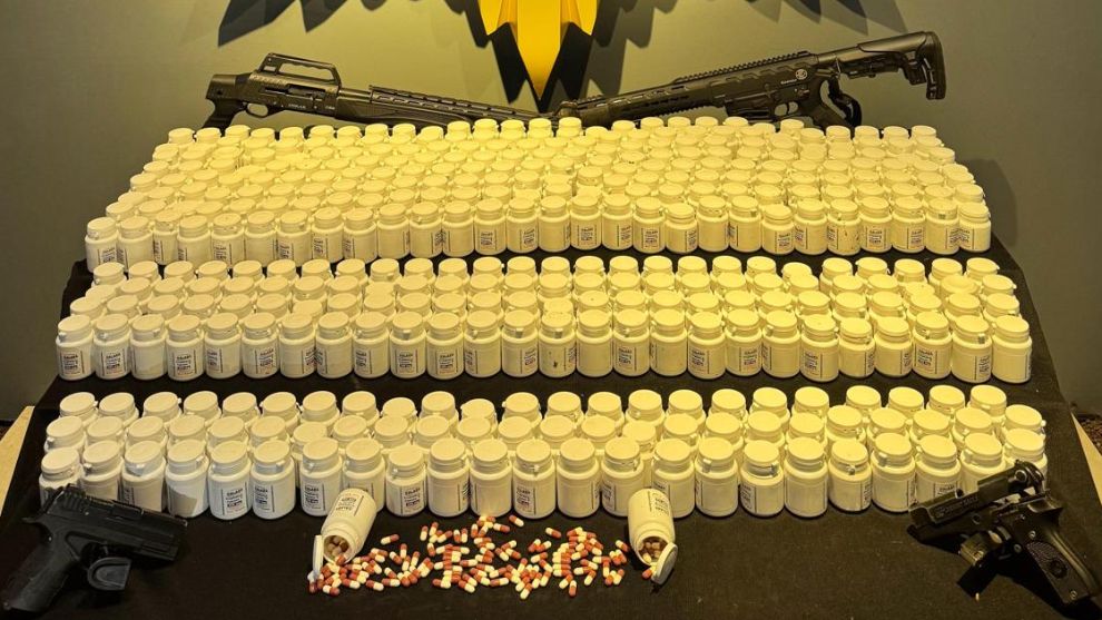 Malatya'da 3 Adrese Baskın: 27 Bin 564 Uyuşturucu Hap Ele Geçirildi