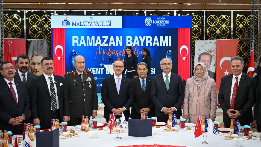 "Malatya'mızın yaralarını sarmaya devam ediyoruz"