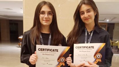 Dila Gökçe Ve Zümrüt Sultan Öz En İyi Delege Unvanını Aldı