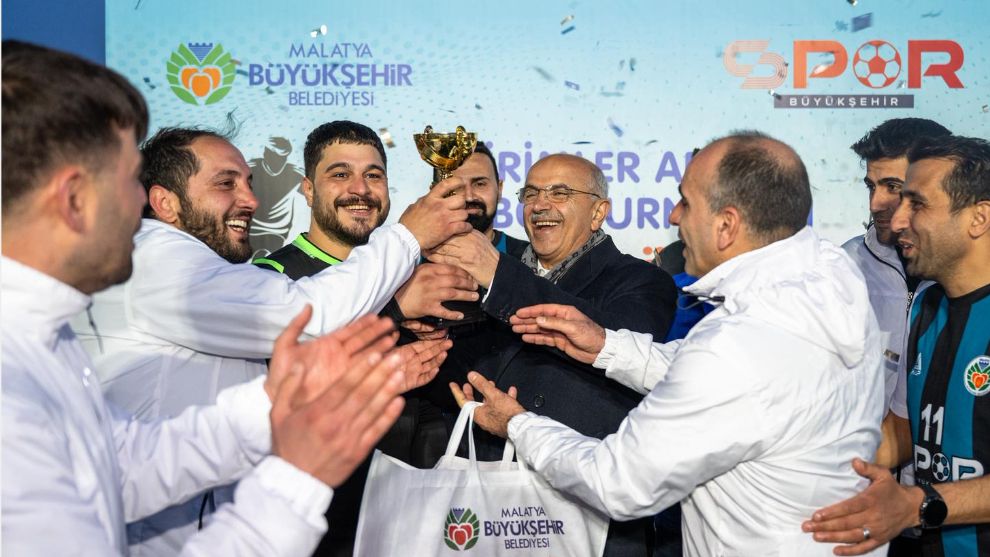 “Malatya'nın her köşesine bir spor tesisi yapıyoruz”