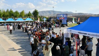 Yeşilyurt'ta "Yaz Akşamları" Etkinlikleri Beylerderesi Şehir Parkı'nda Başladı